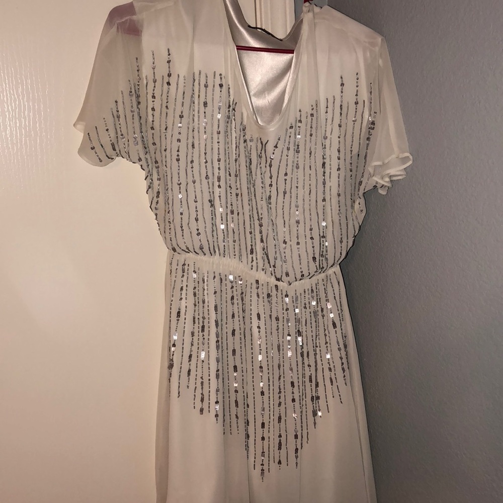 Cute dress!